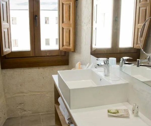 ホテル Hospederia Monasterio De La Vid La Vid y Barrios