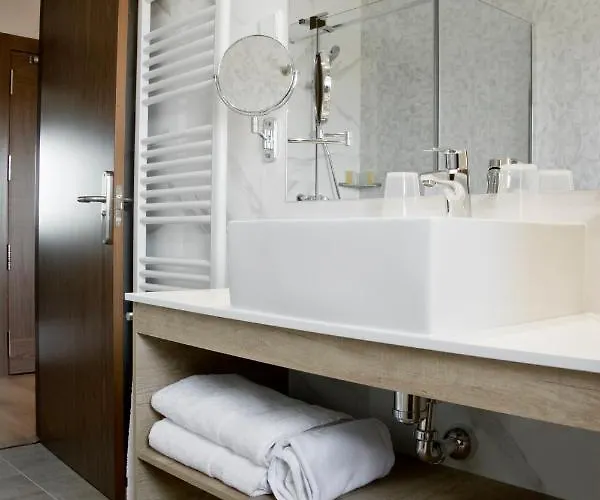 Hospederia Monasterio De La Vid 3*