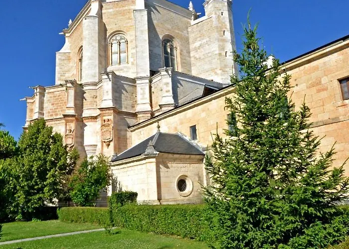 Hospederia Monasterio De La Vid ホテル 3*